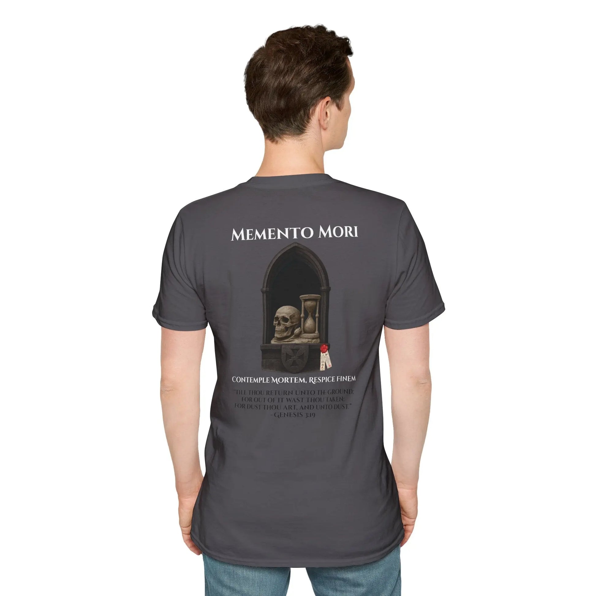 Memento Mori | Trad Christendom | Unisex Softstyle T‑Shirt - Invictus Templar